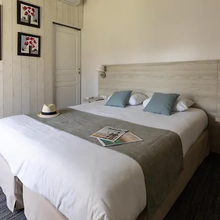 Hotel Logis De La 3*